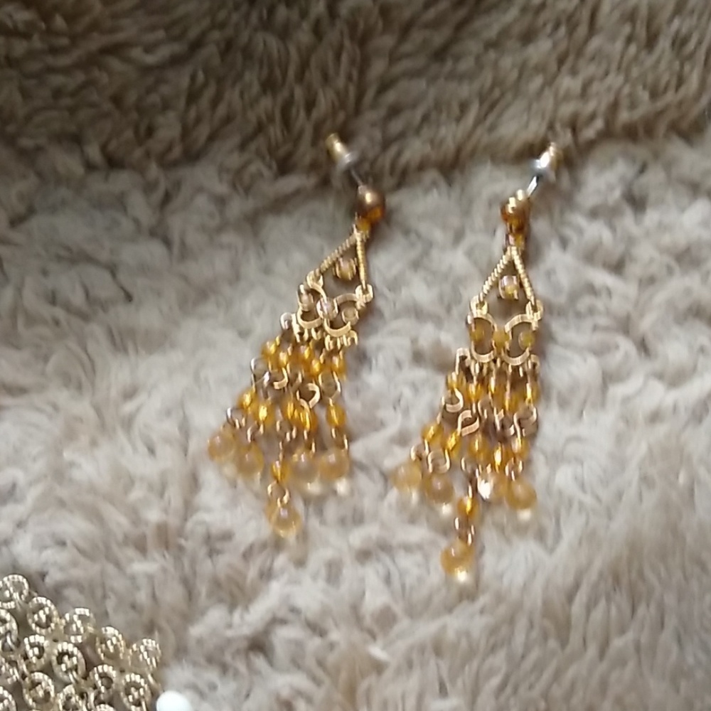Earring bundle - Picture 7 of 7